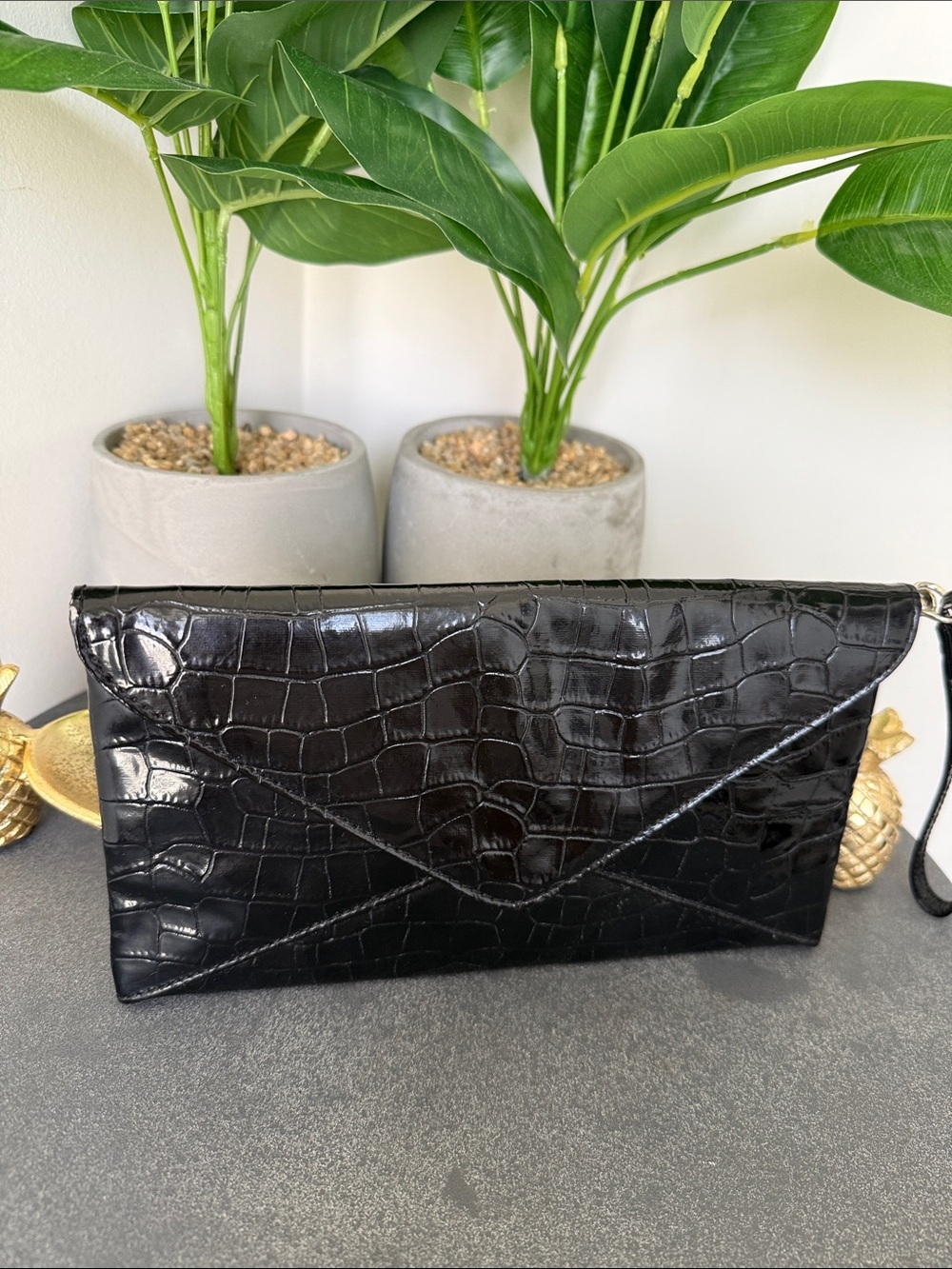 Elegant Black Crocodile-Embossed Men's Clutch - Picture 3 of 4